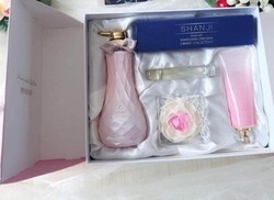 善肌沐浴露身體乳 摯愛粉色禮盒，情人節護理套裝限時預售